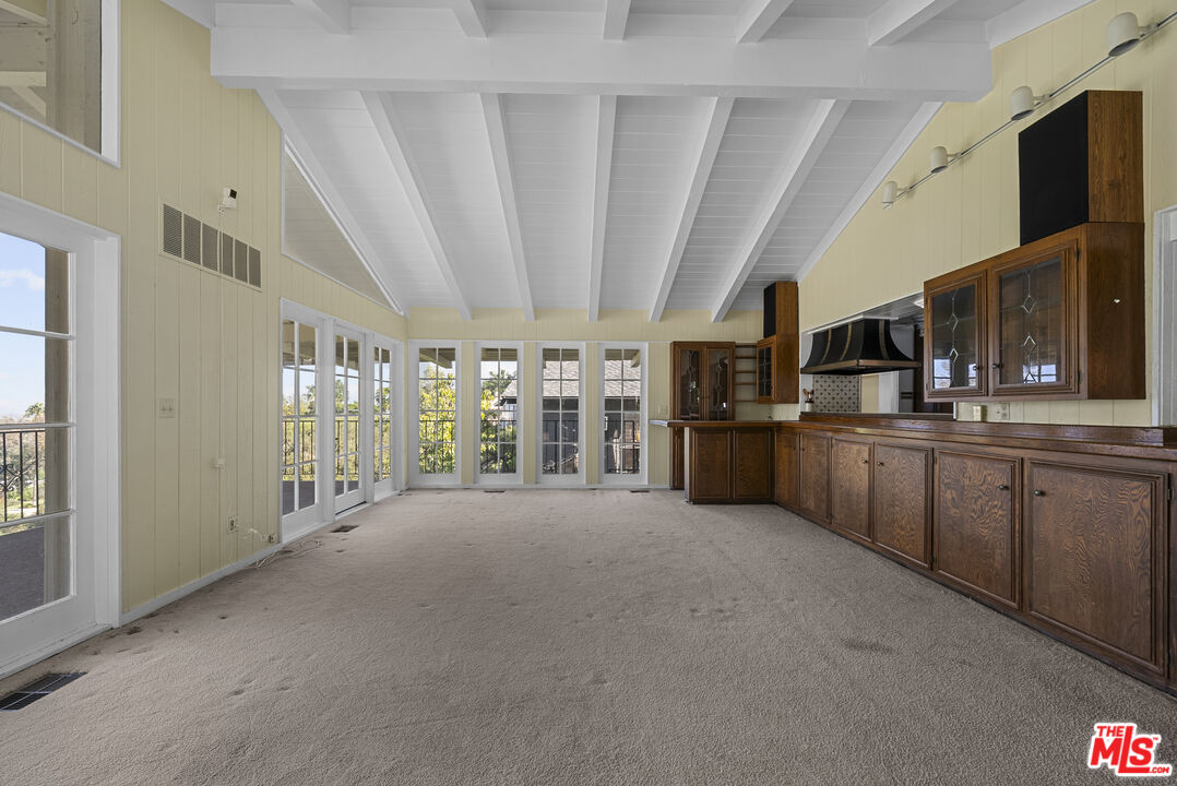 3533 Willowcrest Ave