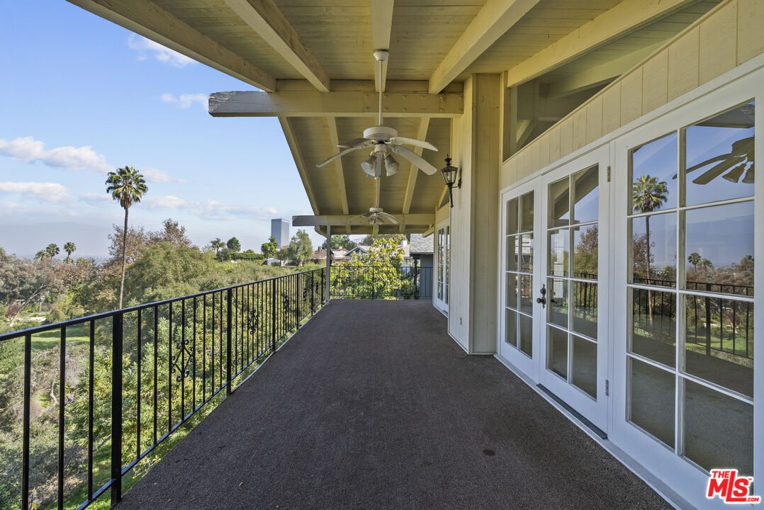 3533 Willowcrest Ave