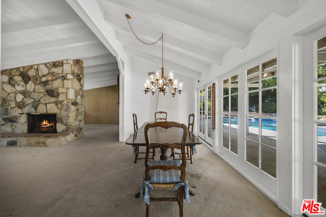 3533 Willowcrest Ave