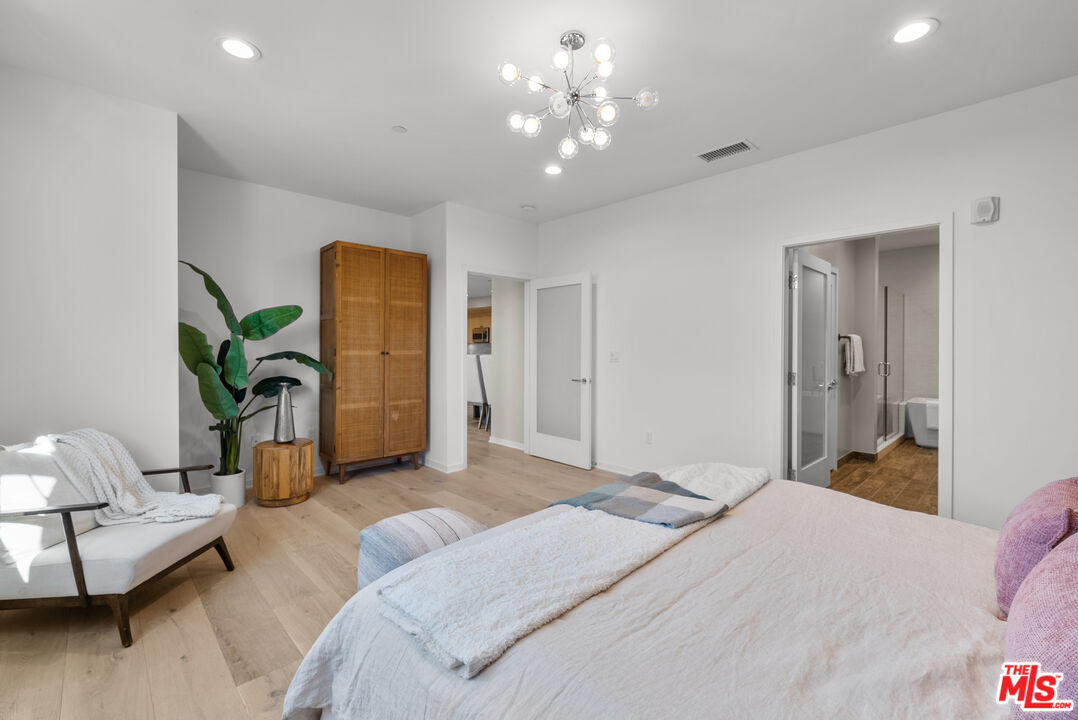 4240 Laurel Canyon Blvd Unit: 401