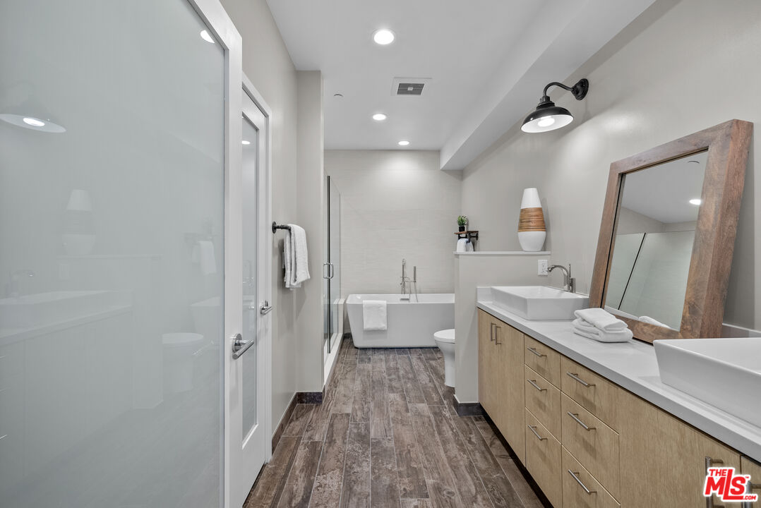 4240 Laurel Canyon Blvd Unit: 401