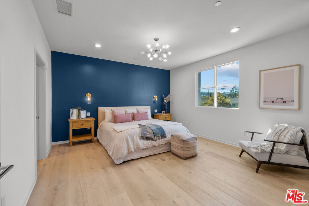 4240 Laurel Canyon Blvd Unit: 401