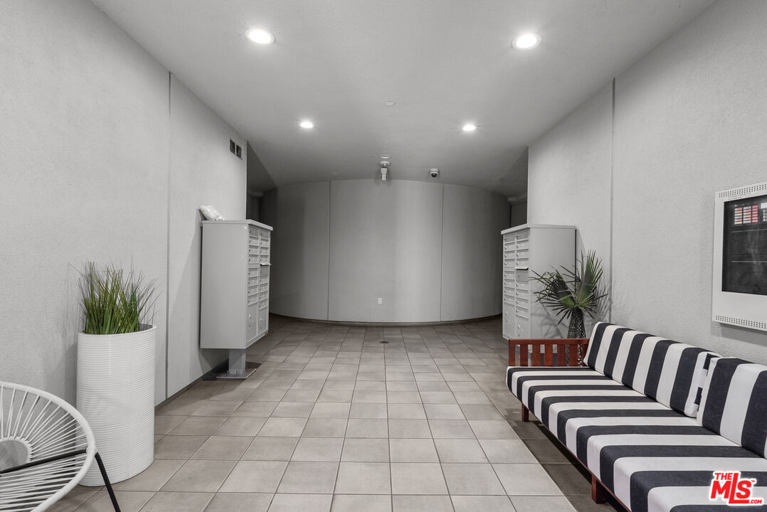 4240 Laurel Canyon Blvd Unit: 401