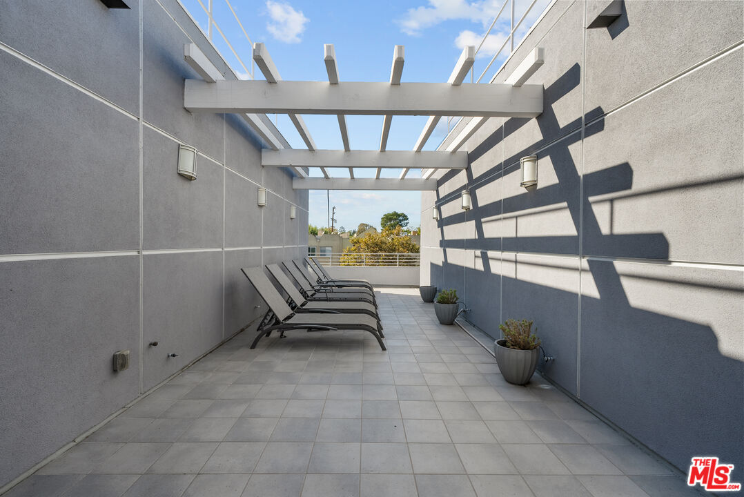 4240 Laurel Canyon Blvd Unit: 401