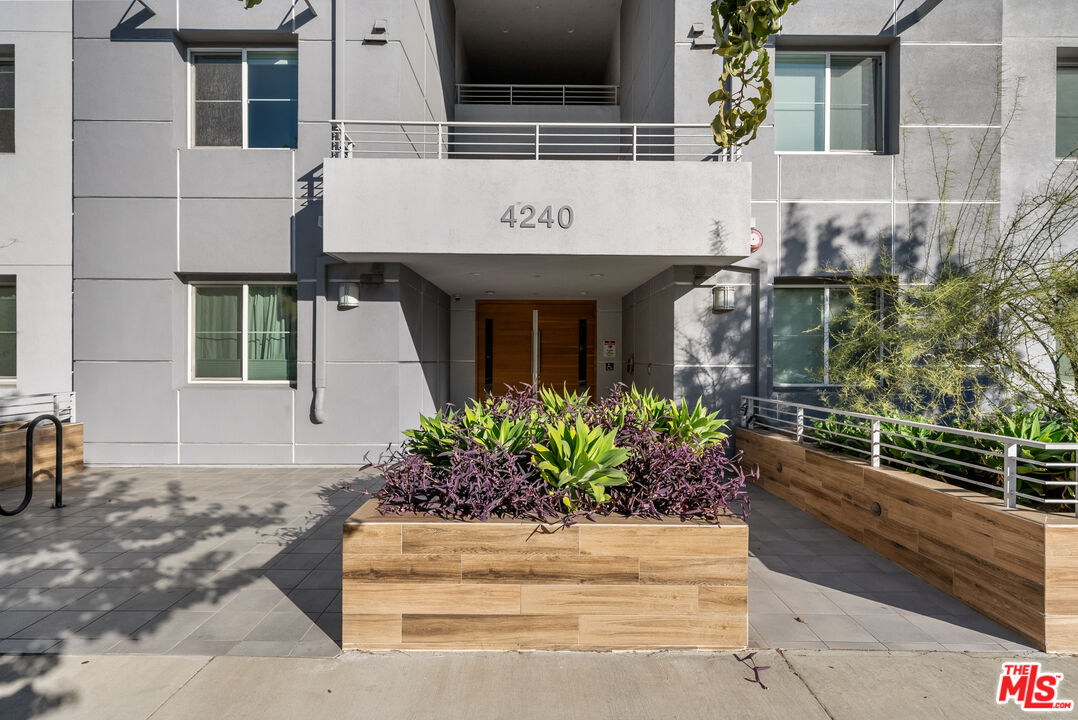 4240 Laurel Canyon Blvd Unit: 401
