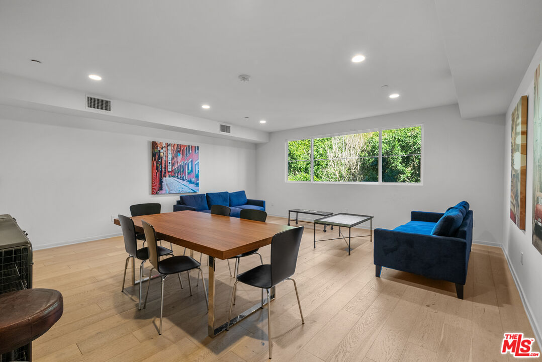4240 Laurel Canyon Blvd Unit: 401