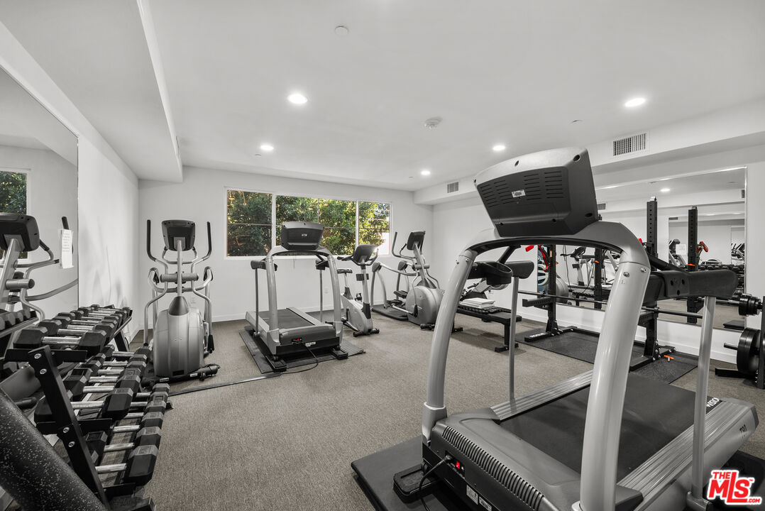 4240 Laurel Canyon Blvd Unit: 401