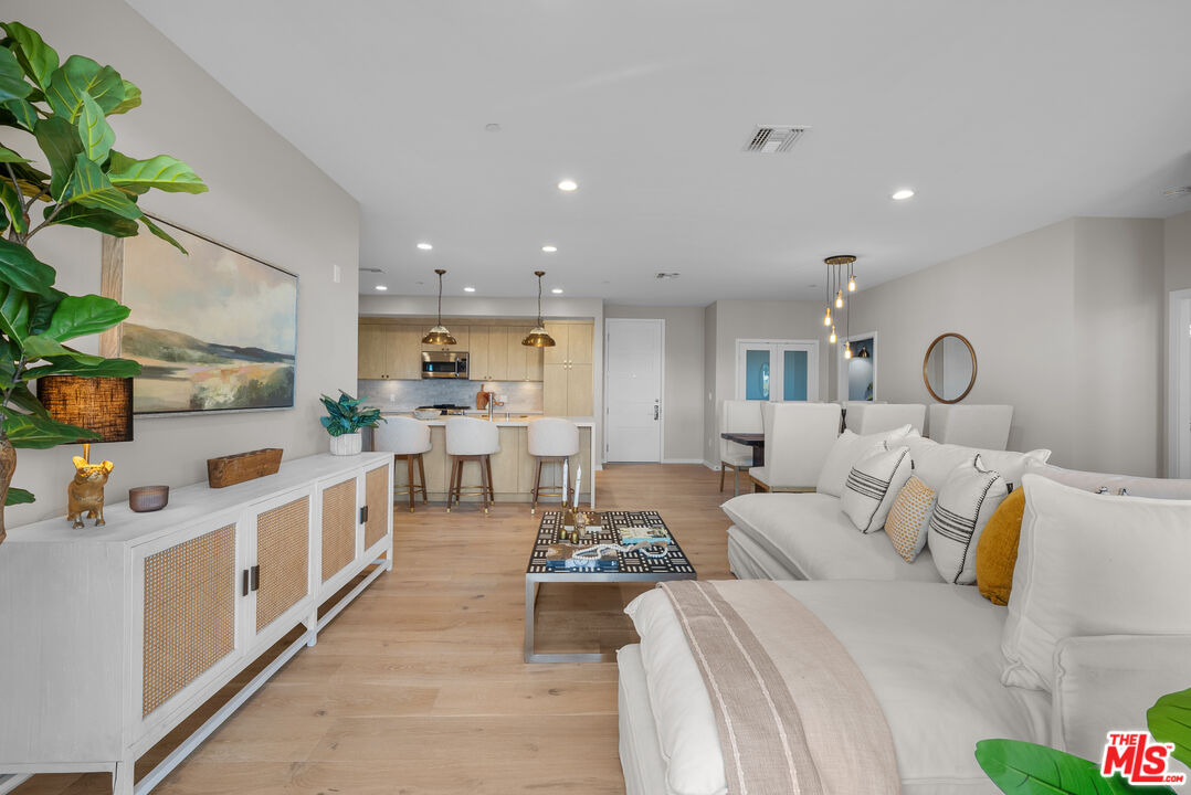 4240 Laurel Canyon Blvd Unit: 401