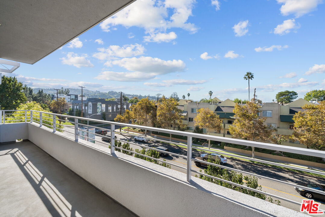 4240 Laurel Canyon Blvd Unit: 401