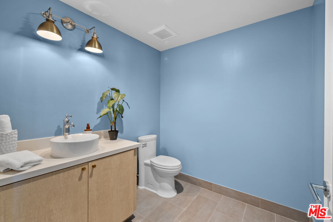 4240 Laurel Canyon Blvd Unit: 401