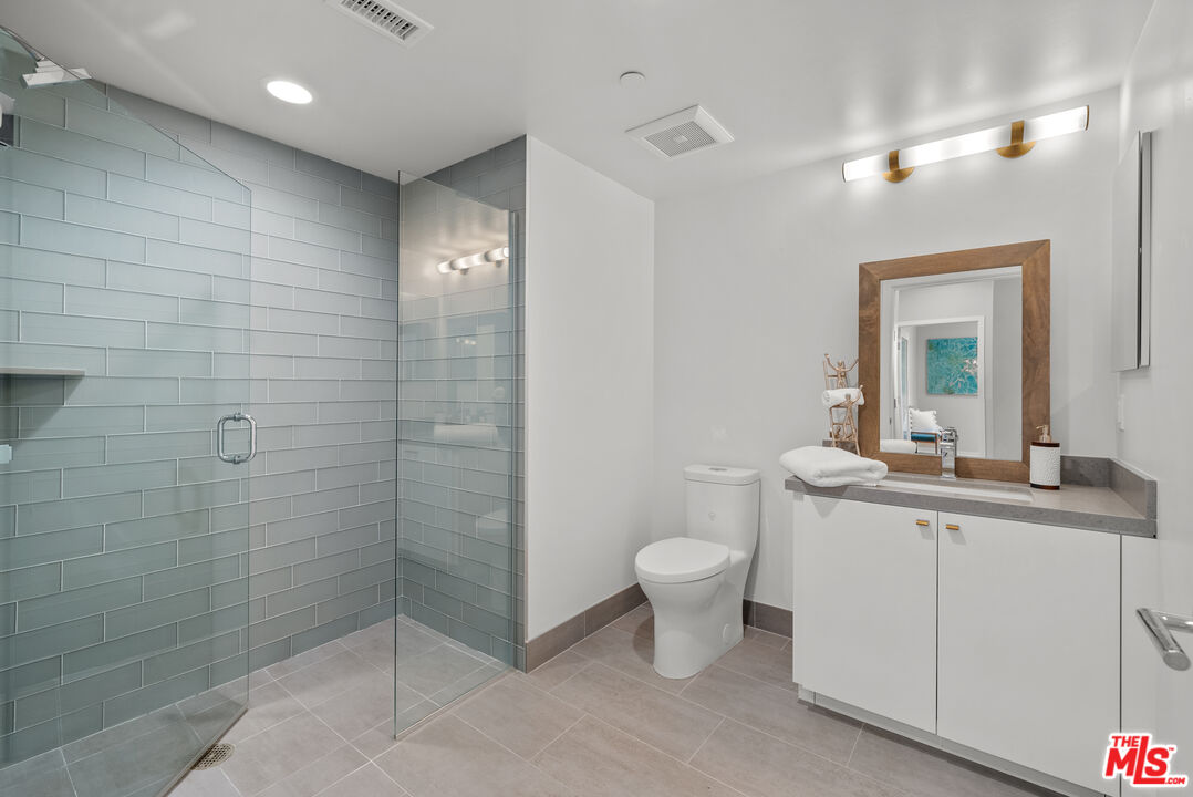 4240 Laurel Canyon Blvd Unit: 401