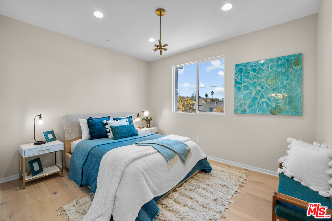 4240 Laurel Canyon Blvd Unit: 401