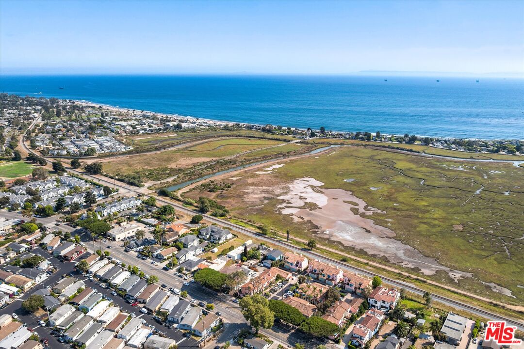 4297 Carpinteria Ave Unit: 8