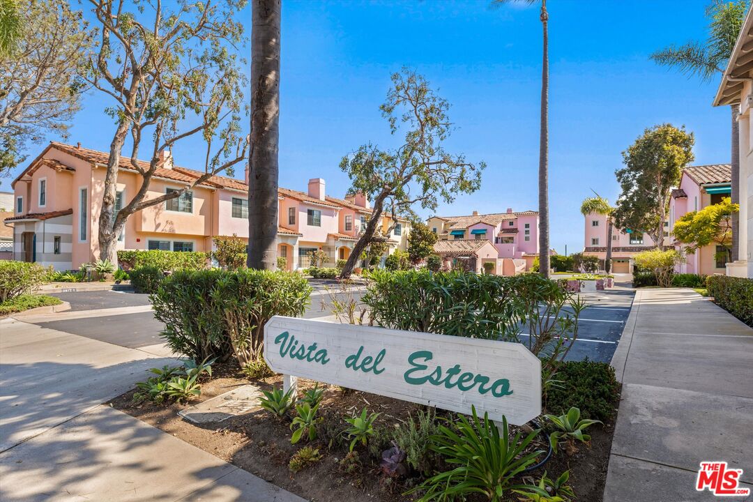 4297 Carpinteria Ave Unit: 8