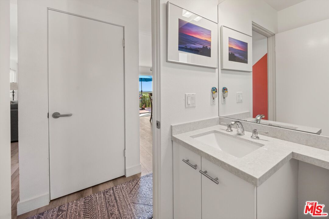 4297 Carpinteria Ave Unit: 8