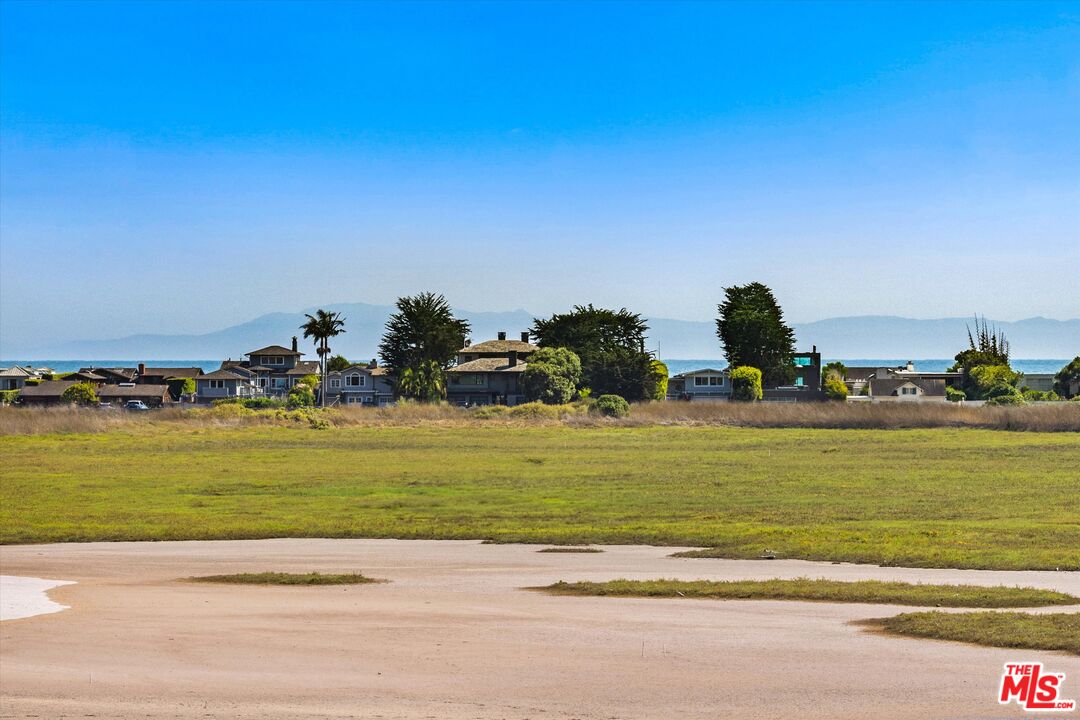 4297 Carpinteria Ave Unit: 8