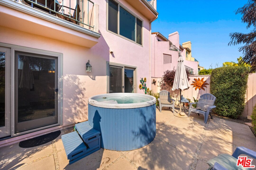 4297 Carpinteria Ave Unit: 8