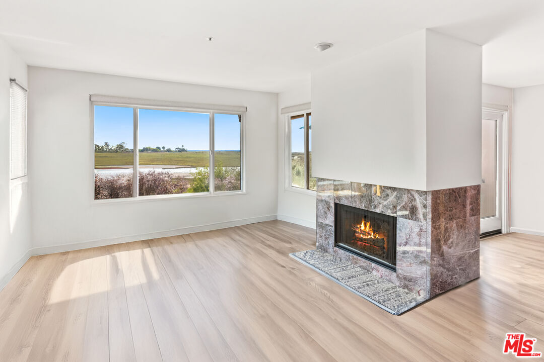 4297 Carpinteria Ave Unit: 8