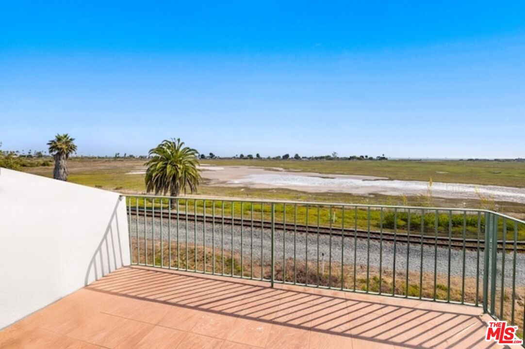 4297 Carpinteria Ave Unit: 8