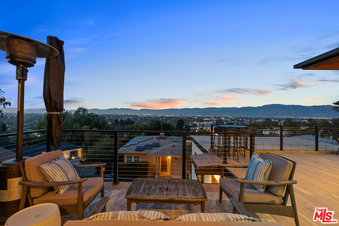11358 Hendley Dr Studio City CA