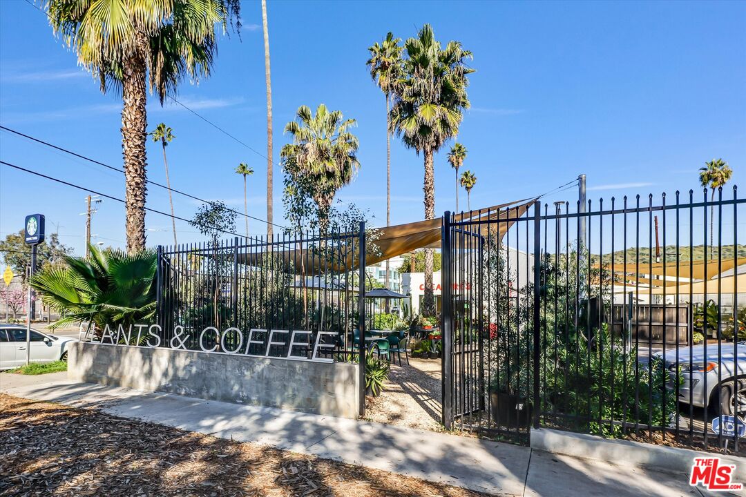 2318 Yosemite Dr