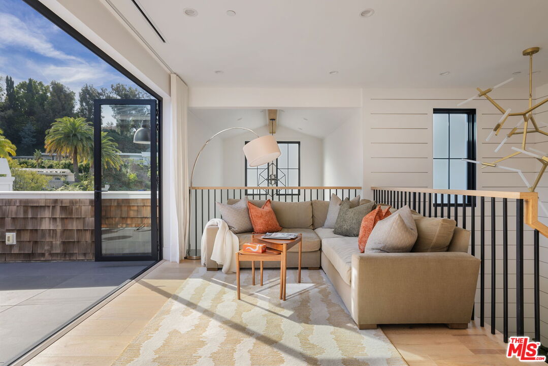 16101 Royal Mount Dr