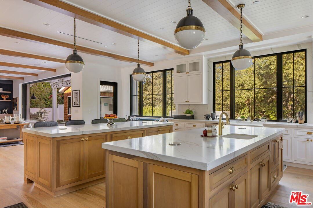 16101 Royal Mount Dr