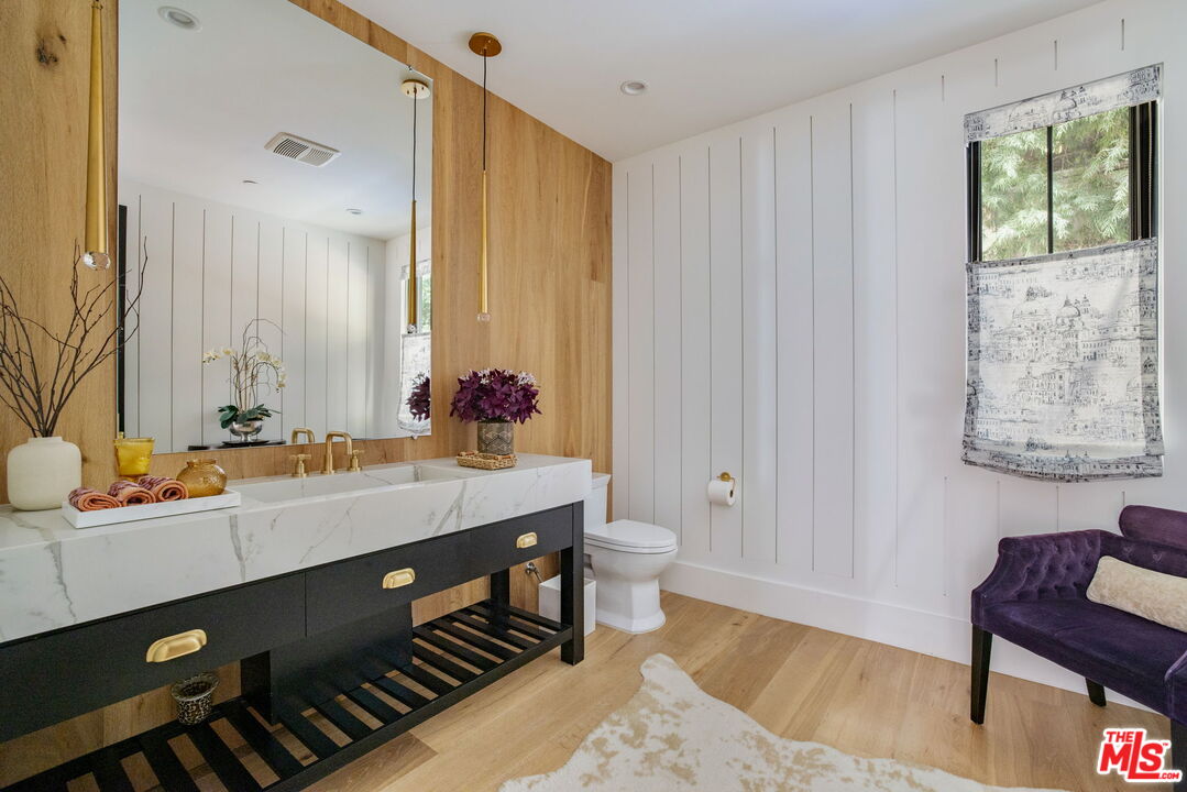 16101 Royal Mount Dr