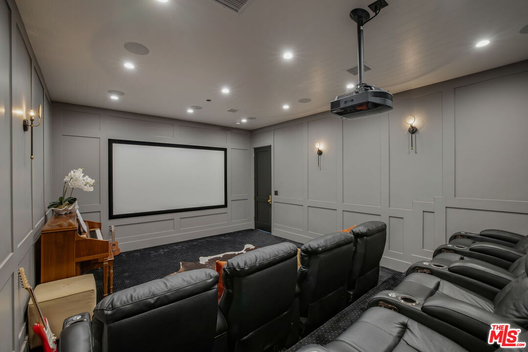 16101 Royal Mount Dr