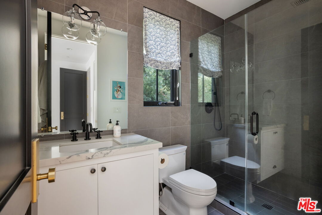 16101 Royal Mount Dr