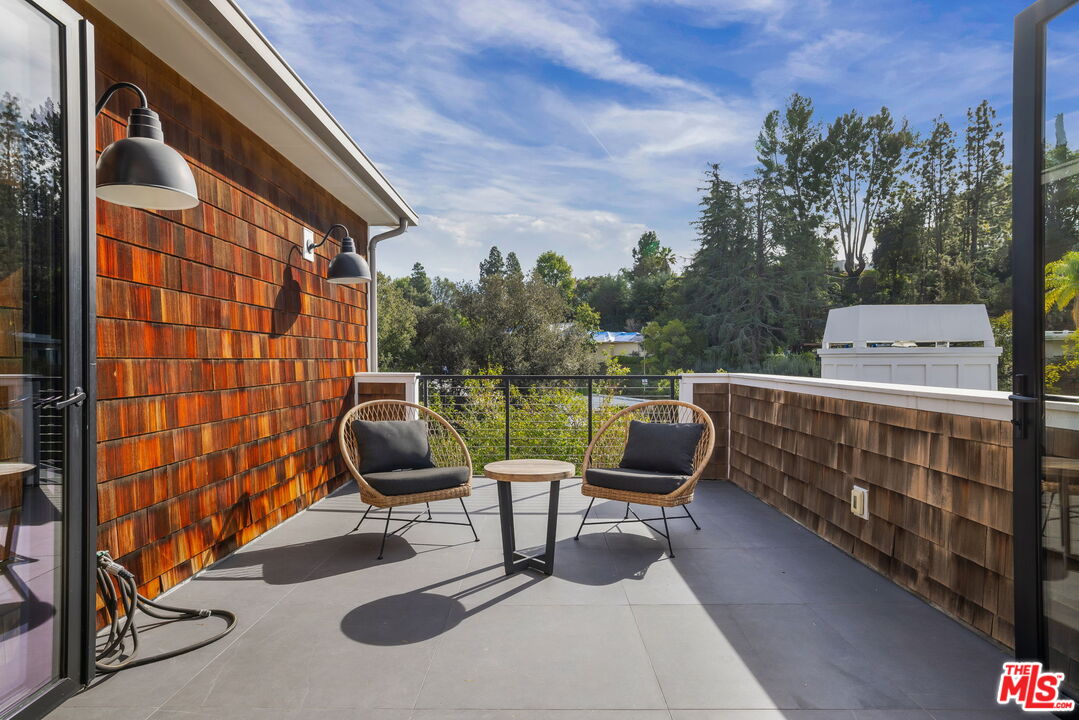 16101 Royal Mount Dr