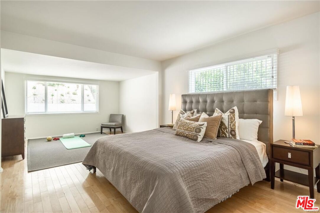 3720 Ventura Canyon Ave