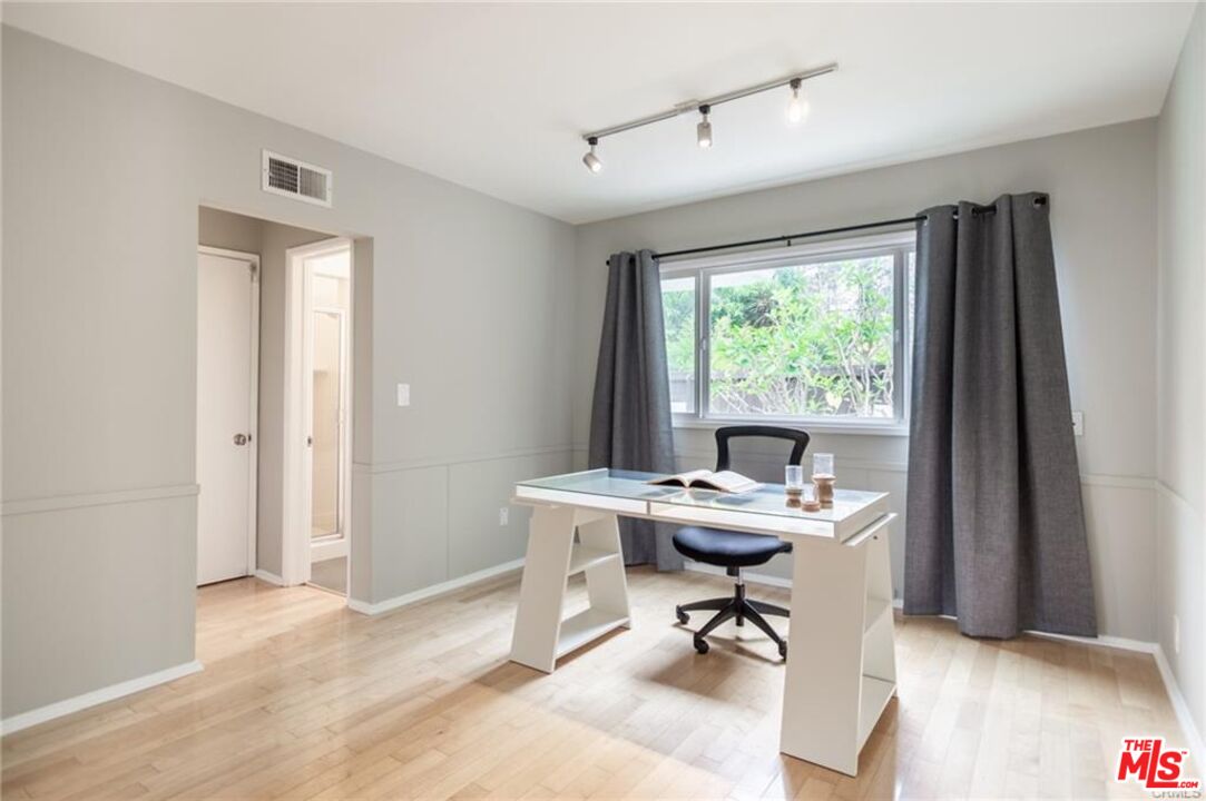 3720 Ventura Canyon Ave