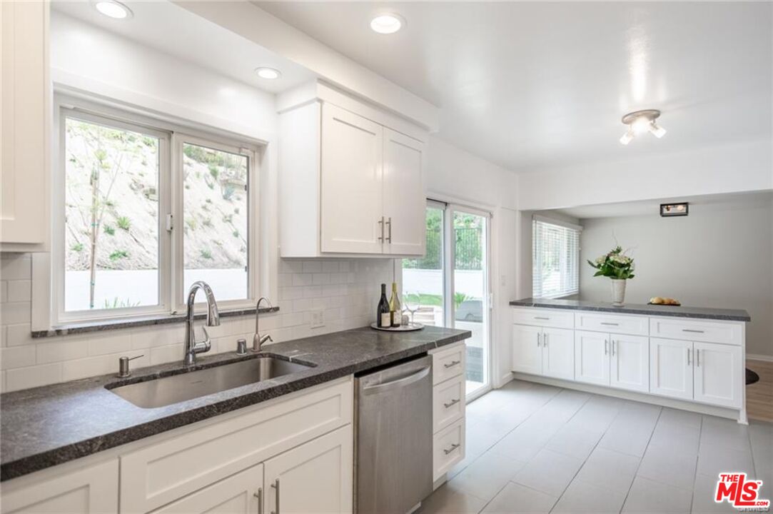 3720 Ventura Canyon Ave