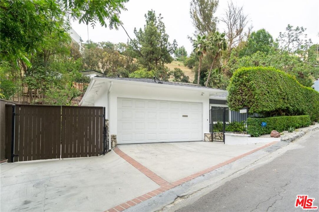 3720 Ventura Canyon Ave