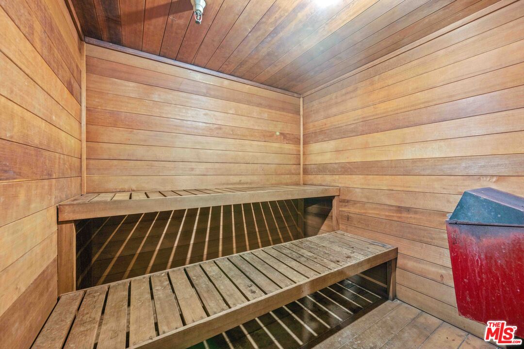 12801 Moorpark St Unit: 308