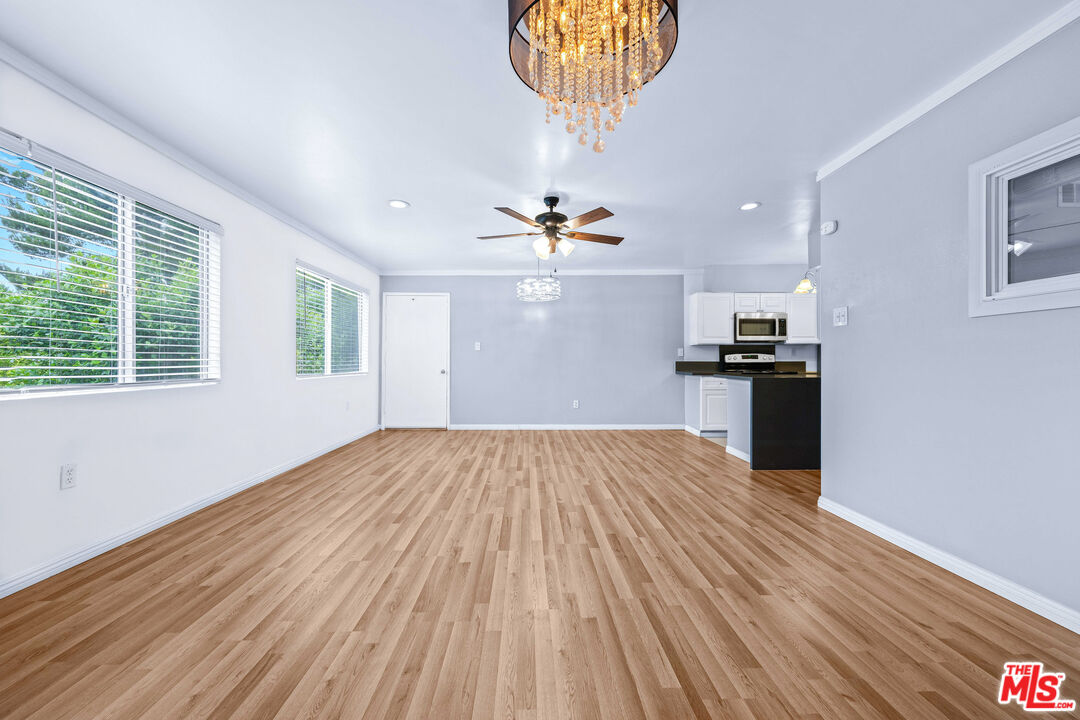 12801 Moorpark St Unit: 308