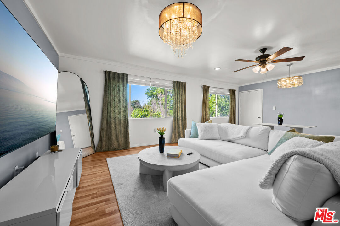 12801 Moorpark St Unit: 308