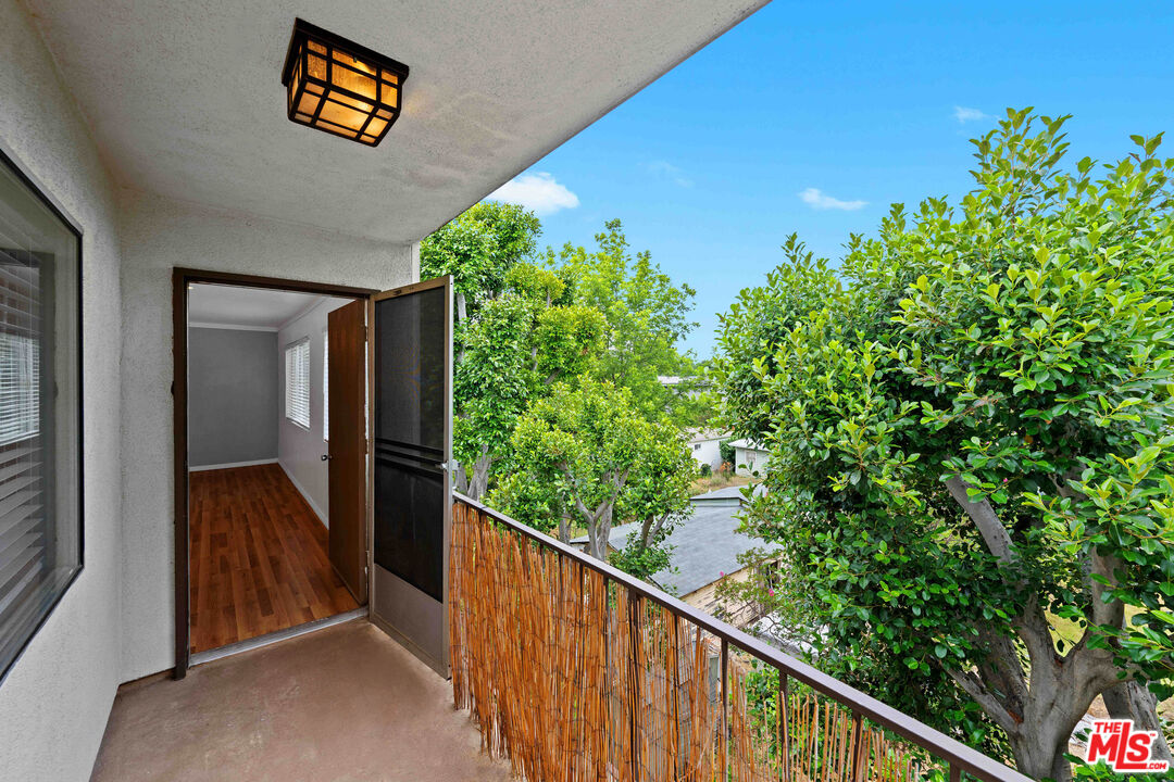 12801 Moorpark St Unit: 308