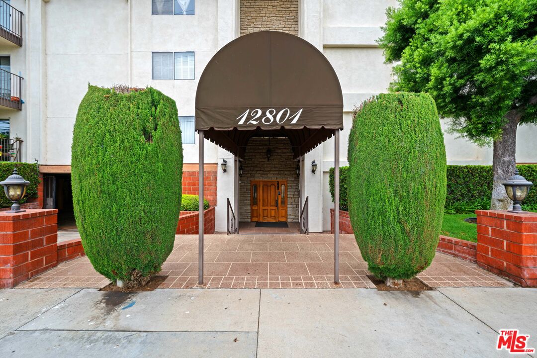 12801 Moorpark St Unit: 308