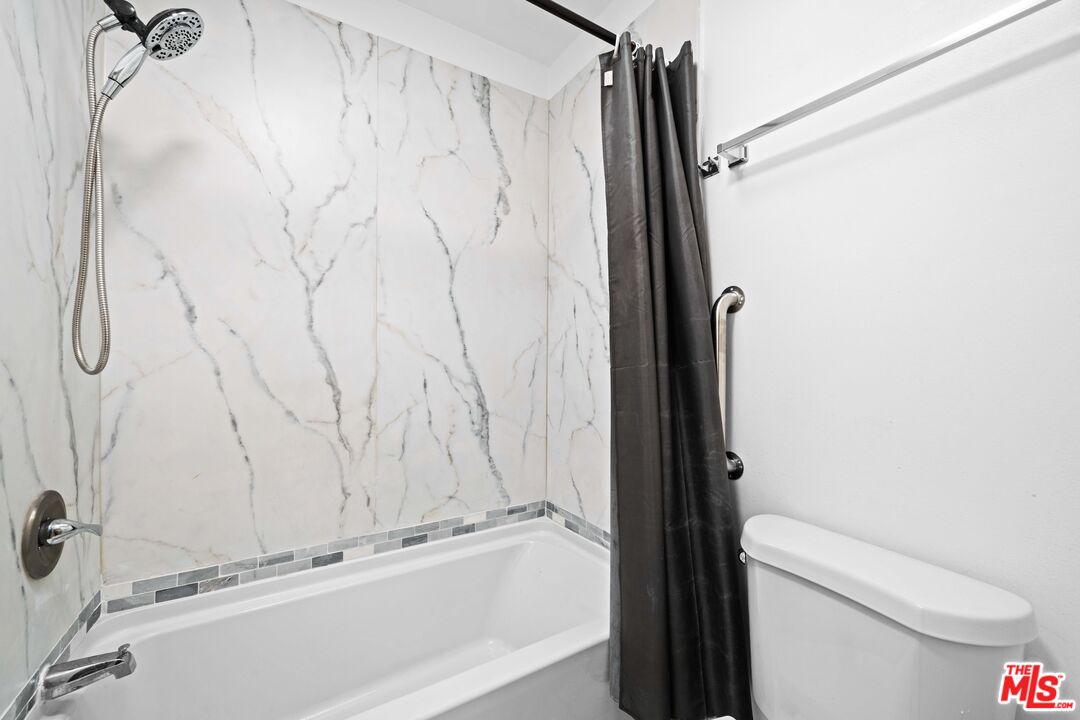 12801 Moorpark St Unit: 308