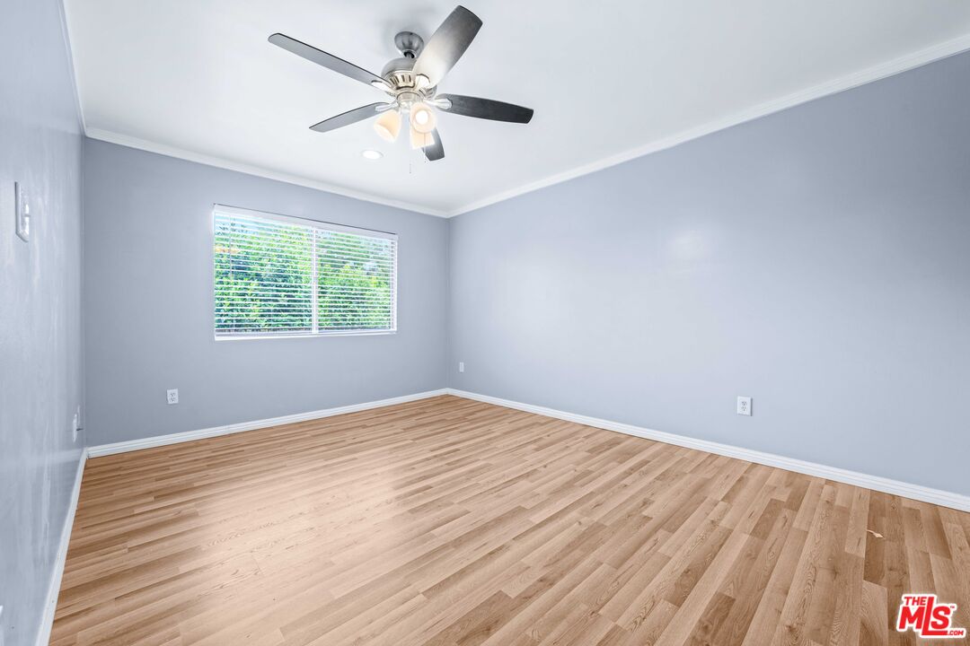 12801 Moorpark St Unit: 308