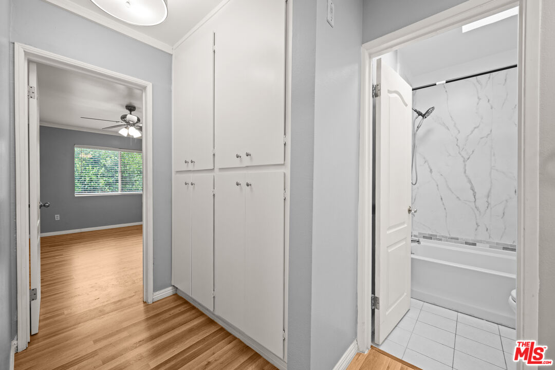 12801 Moorpark St Unit: 308