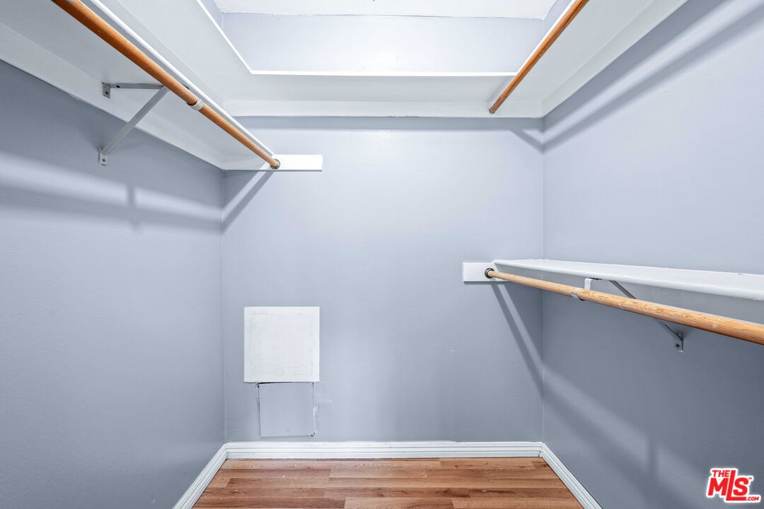 12801 Moorpark St Unit: 308