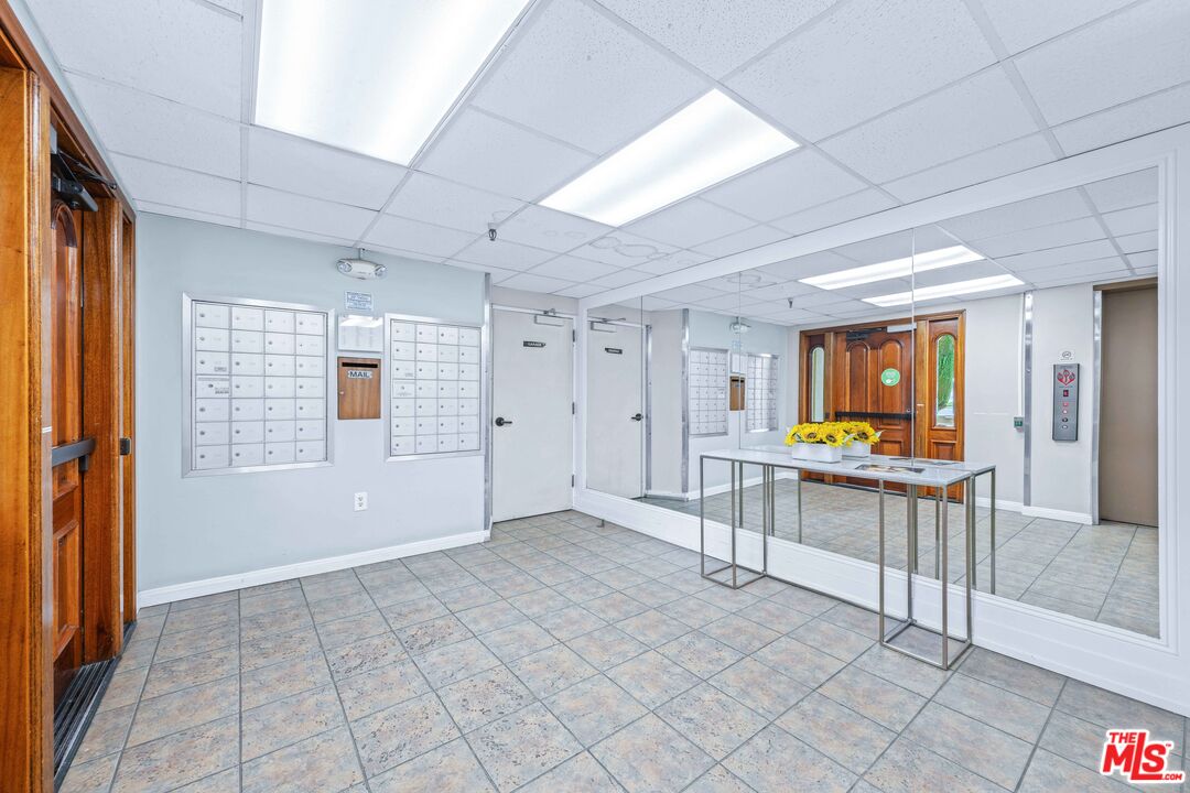 12801 Moorpark St Unit: 308