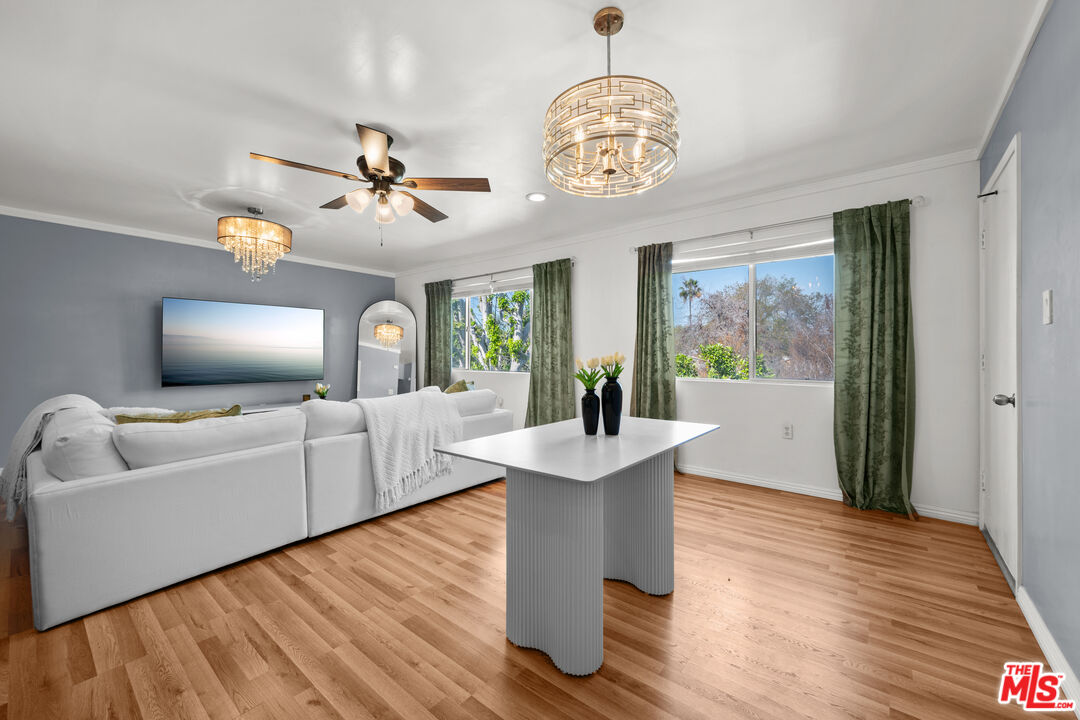 12801 Moorpark St Unit: 308