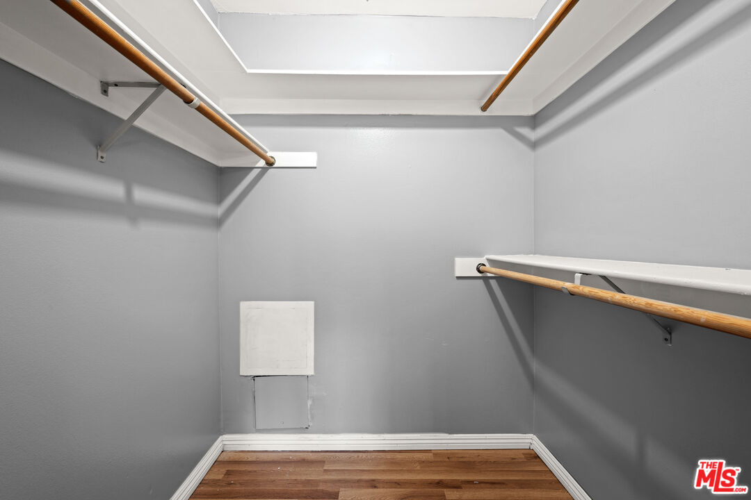 12801 Moorpark St Unit: 308