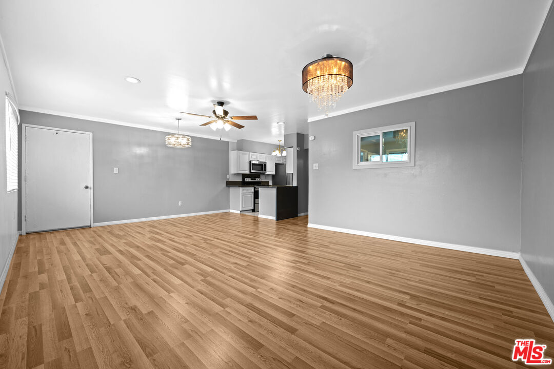 12801 Moorpark St Unit: 308