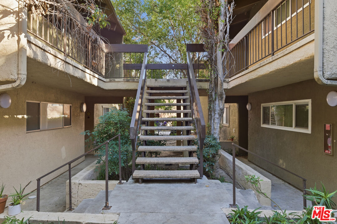 18350 Hatteras St Unit: 277