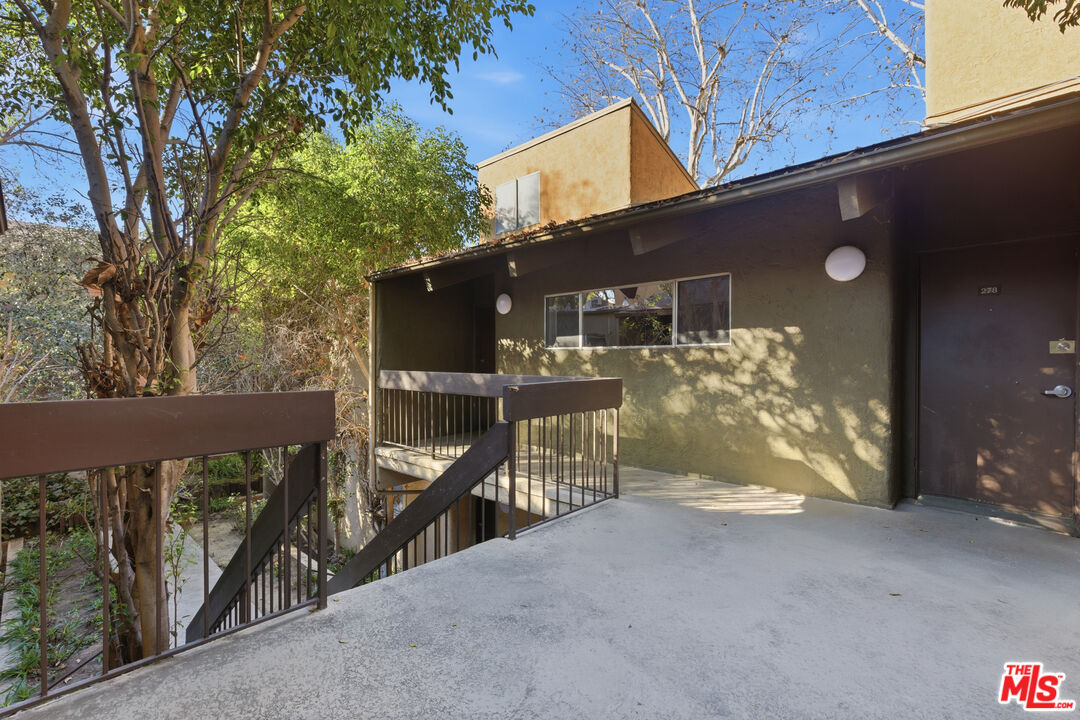 18350 Hatteras St Unit: 277